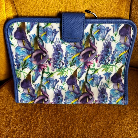 Tahari Handbags - Assortment of makeup bags